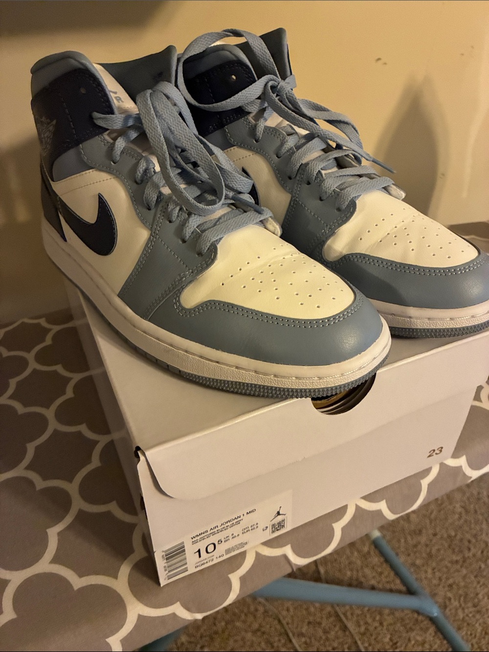 Nike Air Jordan 1 Mid - White and Light Blue